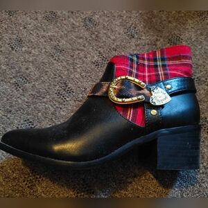 Ankle boots plaid with buckle